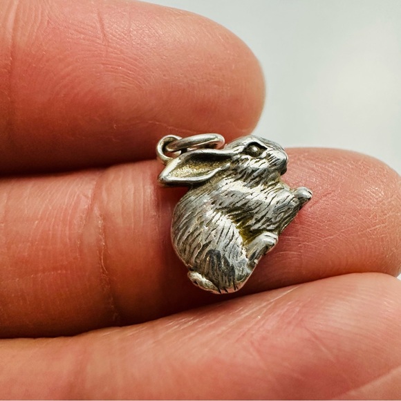 Vintage Sterling Silver Bunny Rabbit Charm | 3D Detailed Animal Pendant - Picture 3 of 7